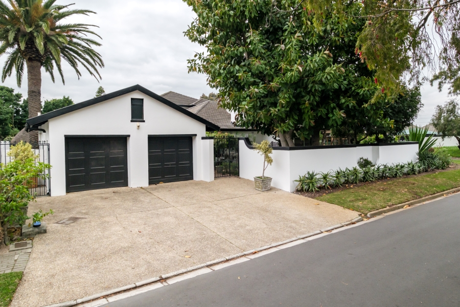 6 Bedroom Property for Sale in Pinelands Western Cape